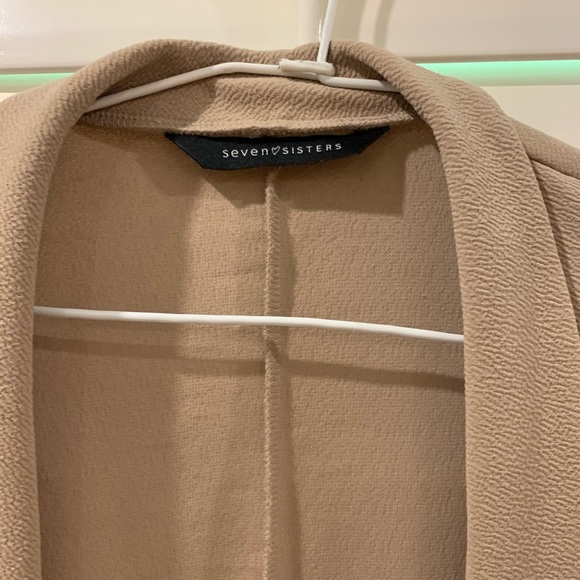 Mendocino Seven Sisters Light Beige Blazer - Picture 4 of 11